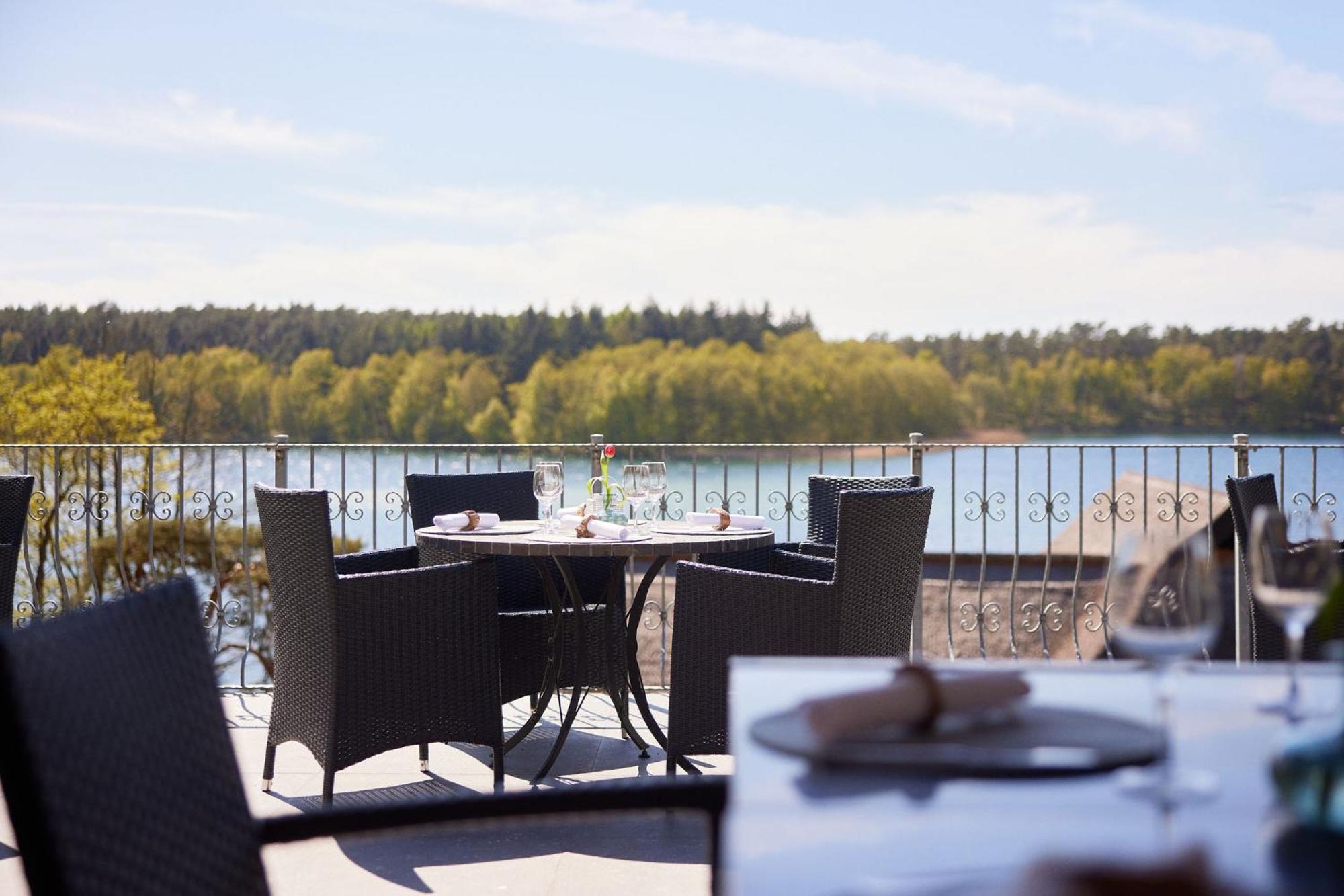 Van Der Valk Naturresort Drewitz Nossentiner Huette 外观 照片