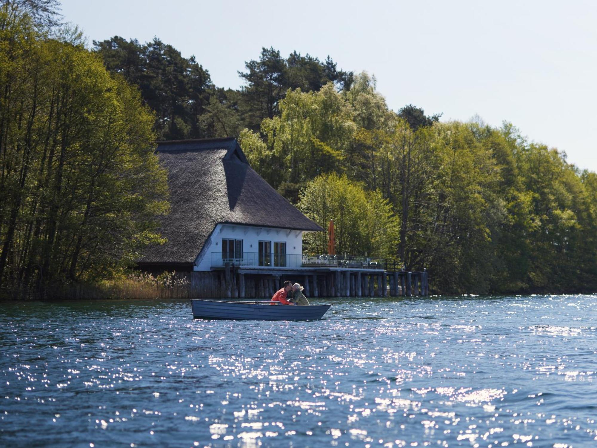 Van Der Valk Naturresort Drewitz Nossentiner Huette 外观 照片